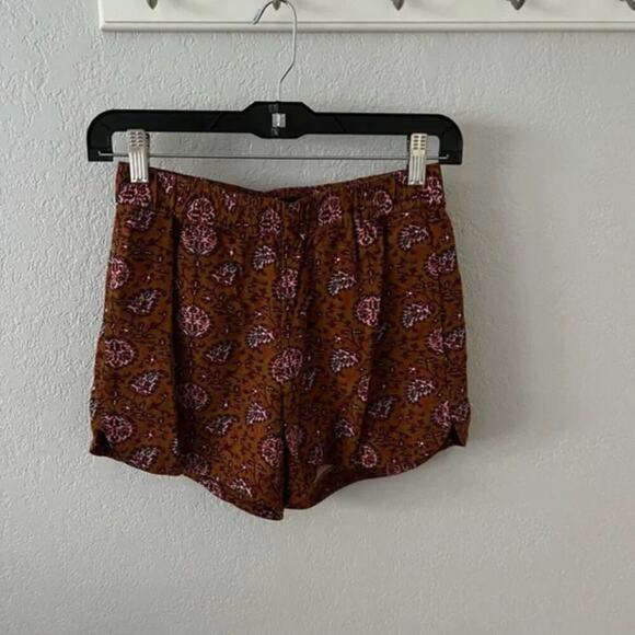 Madewell Drapey Pull-On Shorts in Warm Paisley - Picture 3 of 8